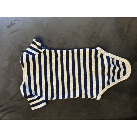 5/$10 Carters 3-6 month onesie/bodysuit - Picture 2 of 3